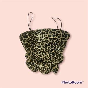 Leopard crop top and size Medium